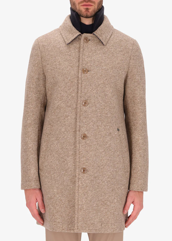 Distretto12 Trench coat Naum in sand.
