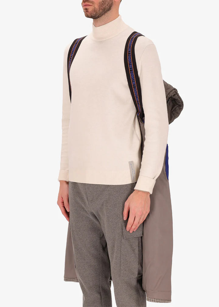 Distretto 12 coat GIanduia in dove grey with chocolate hood, with suspenders.