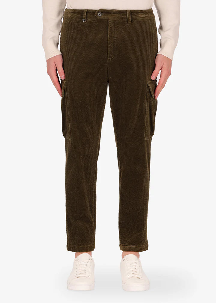 A front facing image of a model wearing Distretto12 corduroy, trousers langa in military.
