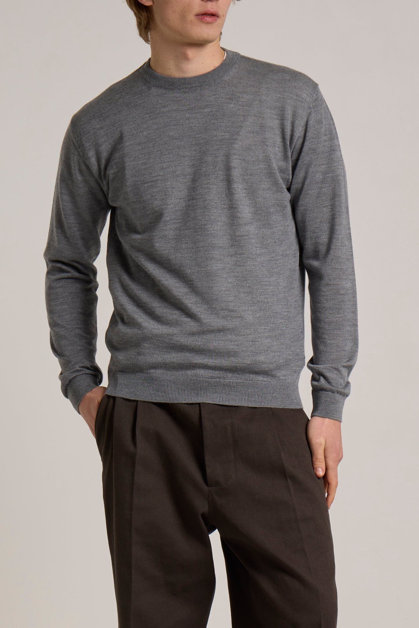 WOOL&CO – THIN EXTRAFINE MERINO WOOL CREW NECK SWEATER