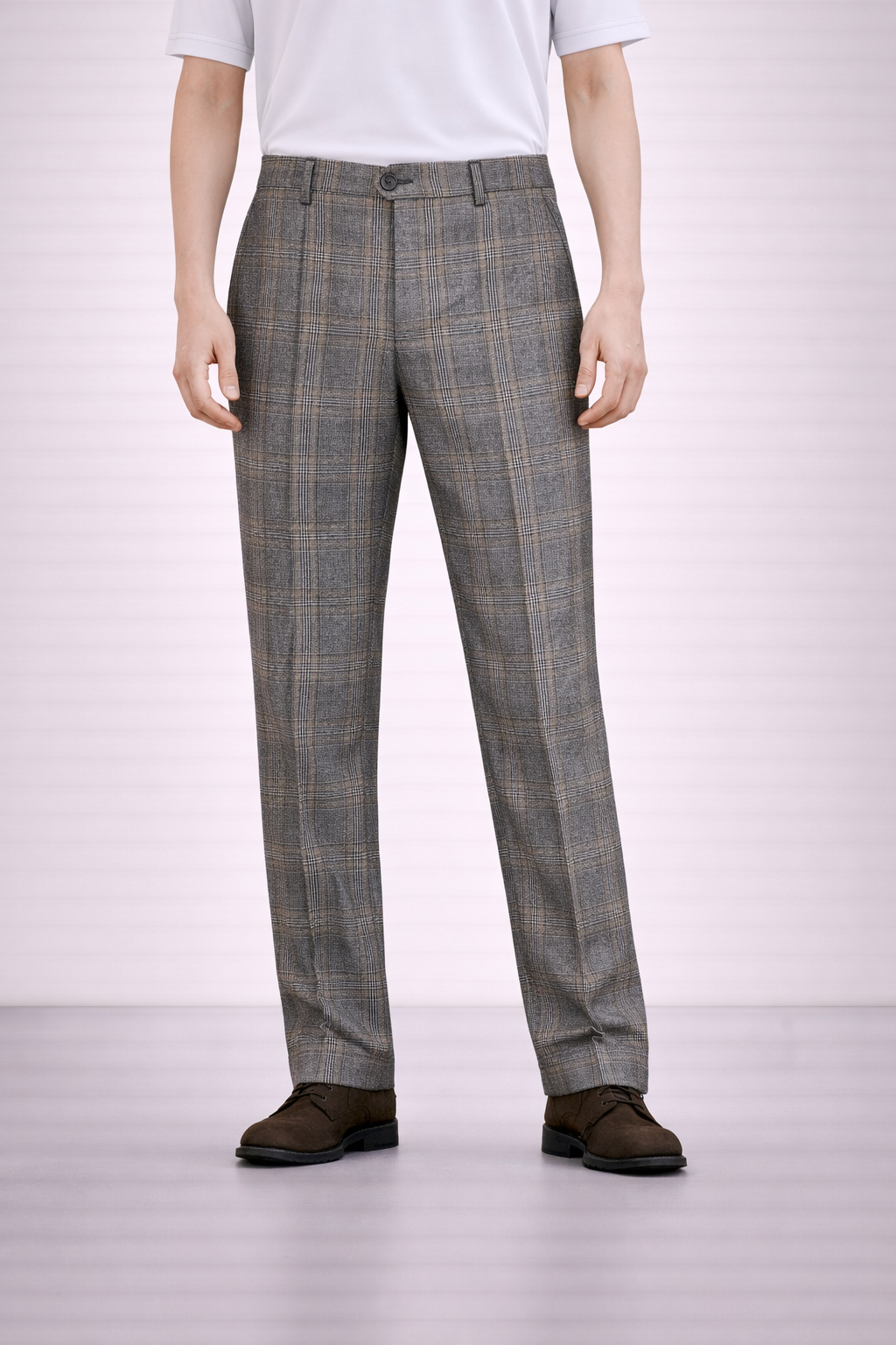 An image of a model wearing Germano 1952 grey trousers with check pattern.
