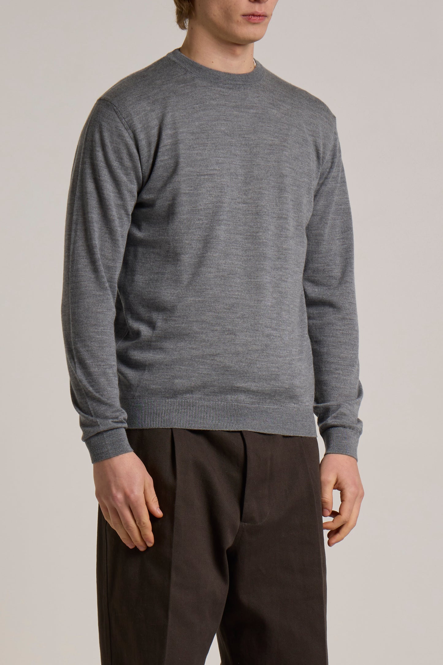 WOOL&CO – THIN EXTRAFINE MERINO WOOL CREW NECK SWEATER