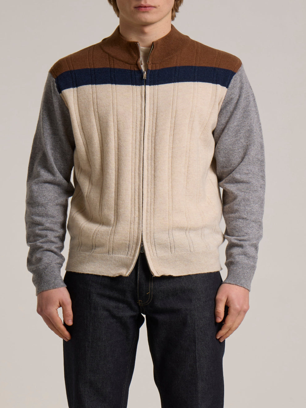 WOOL&CO – COLOUR BLOCK ZIPPED HALF CREW NECK SWEATER