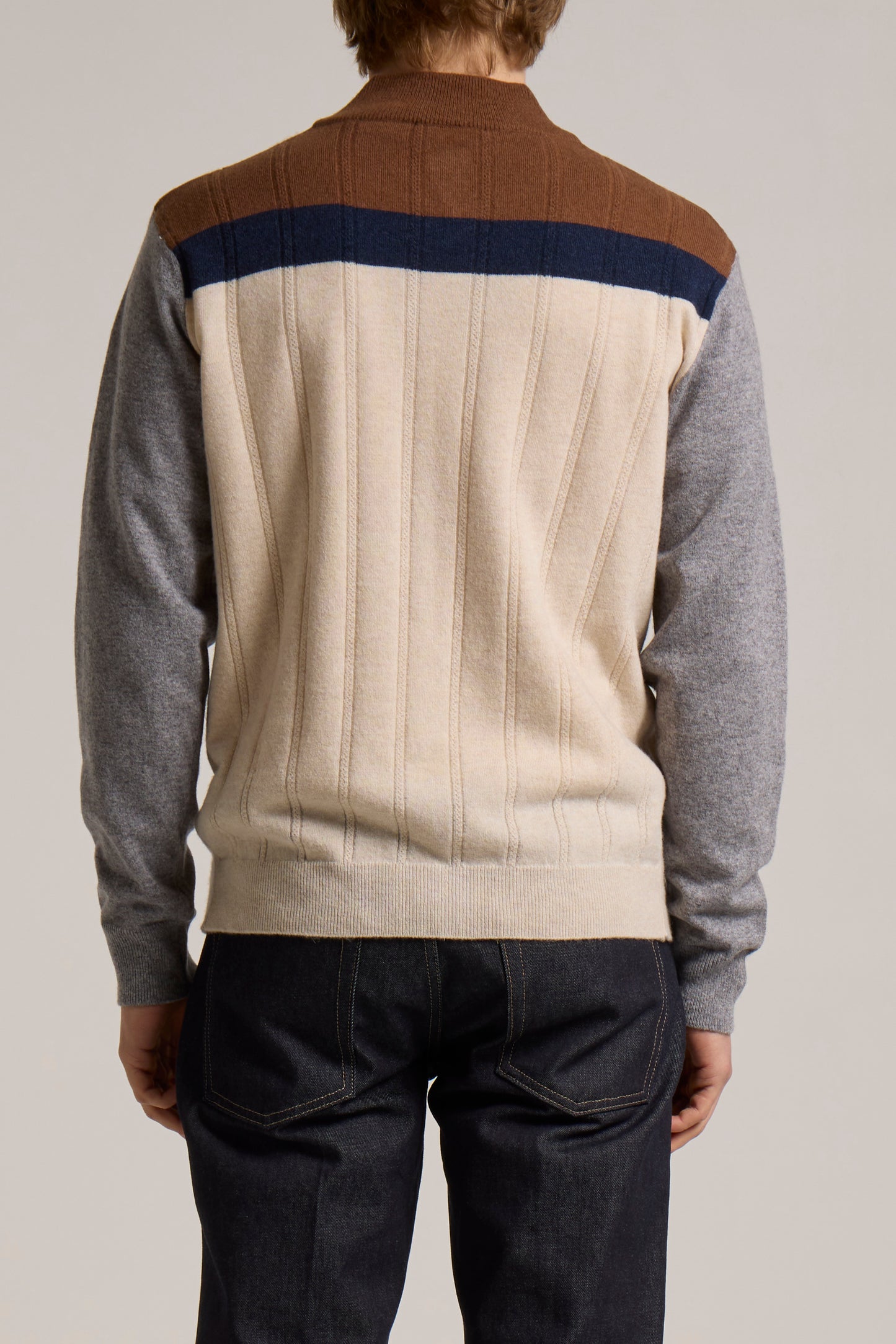WOOL&CO – COLOUR BLOCK ZIPPED HALF CREW NECK SWEATER