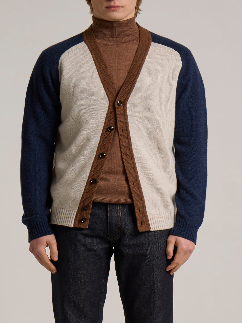 WOOL&CO – WOOL COLOUR BLOCK MIDDLE WEIGHT SIGNLE JERSEY V NECK CARDIGAN