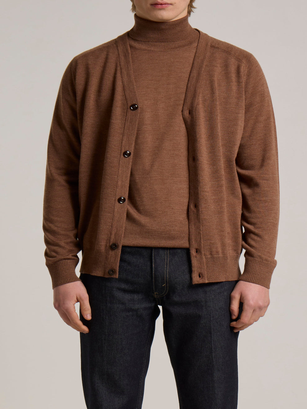 WOOL&CO – EXTRAFINE MERINO WOOL TONE ON TONE BUTTONED V NECK CARDIGAN